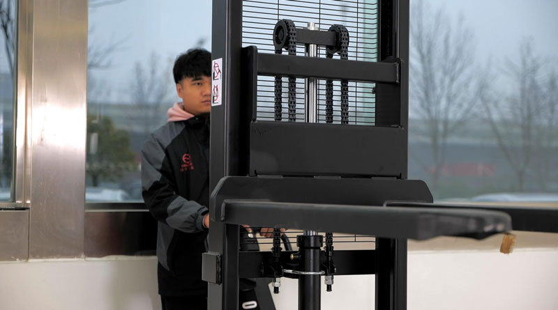 揚(yáng)子電動(dòng)叉車(chē) 揚(yáng)子電動(dòng)叉車(chē)